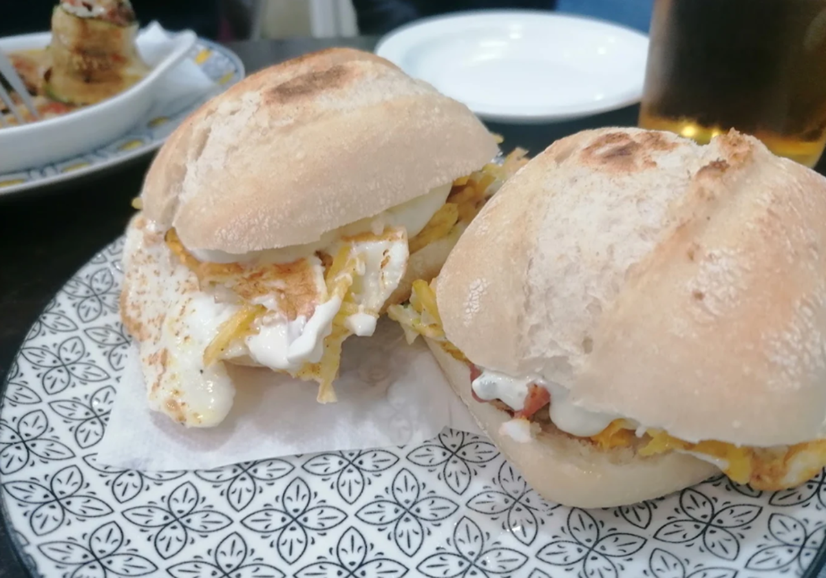 Montaditos de un bar de Huelva en el que sirven hasta 40 distintos