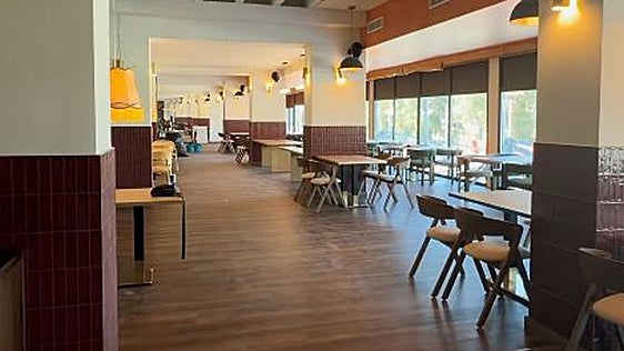La ría de Huelva da la bienvenida a Sabático Social Club: inauguración este viernes con DJ, música en directo y copas
