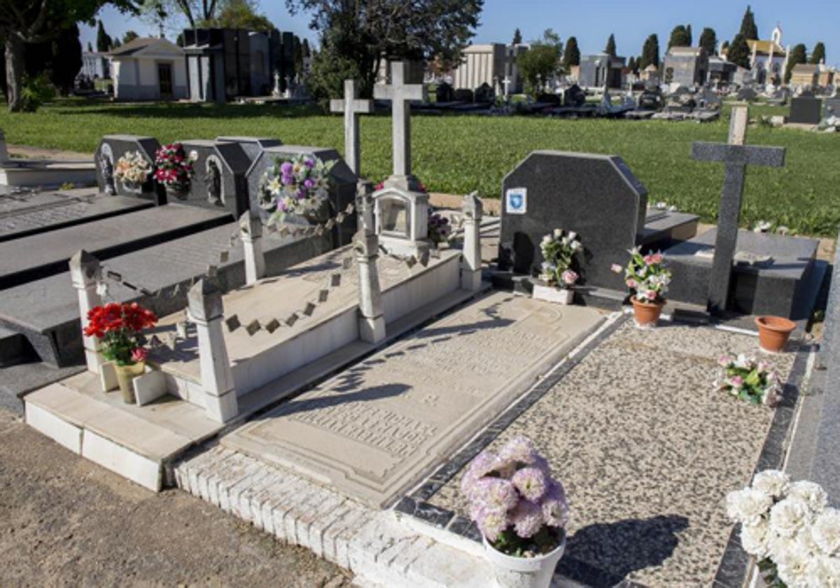 Tumba del mayor inglés en el cementerio de La Soledad en Huelva