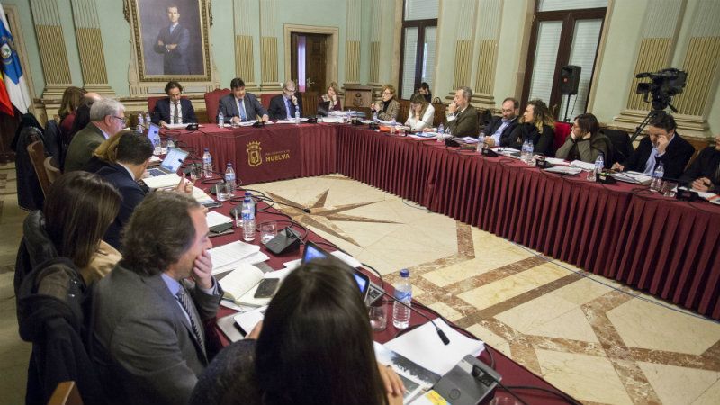Aprobadas las mociones para combatir la violencia de género y estudiar la pérdida de habitantes de la capital