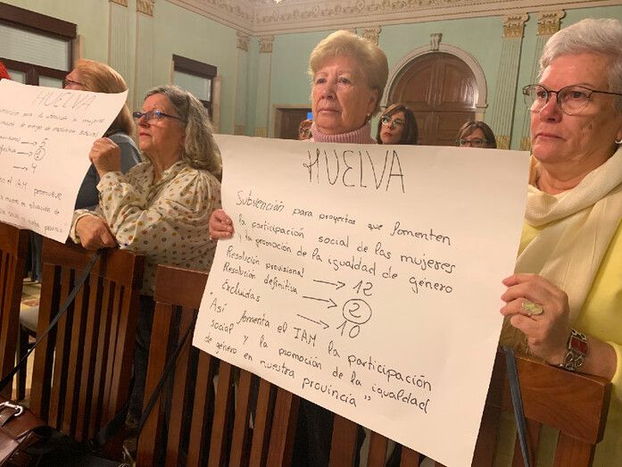 El pleno insta a la Junta a formar a los onubenses con un Plan de Emergencias ante un accidente químico