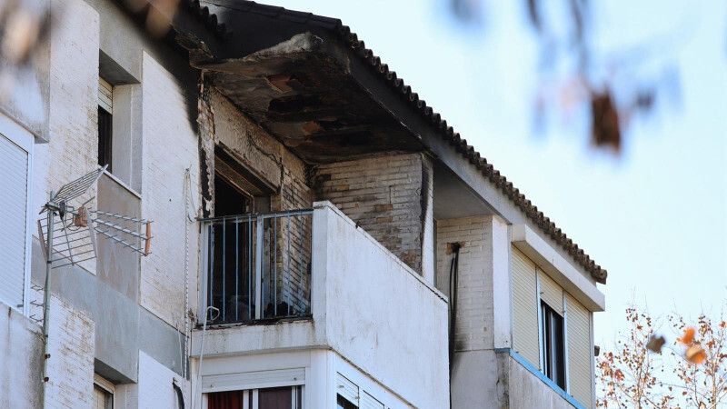 La inspección en el piso incendiado apunta a un brasero como causante del fuego en La Hispanidad