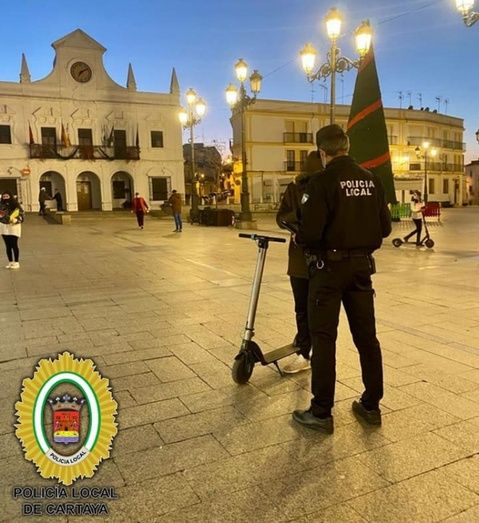El Ayuntamiento de Cartaya intensifica los controles a patinetes eléctricos en el municipio
