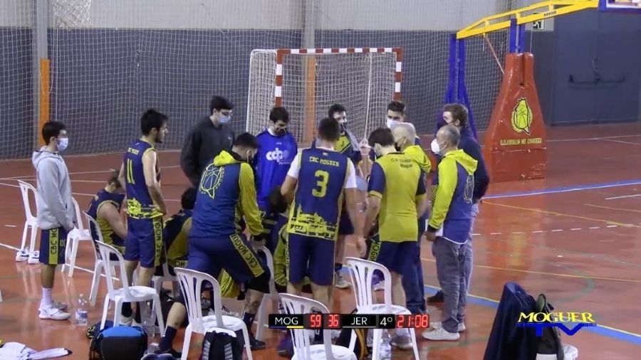 Moguer refuerza su liderato con un incontestable triunfo ante Jerez (82-48)