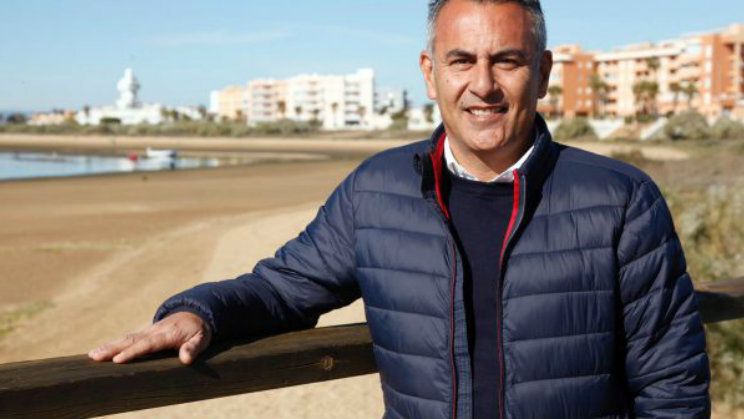 El alcalde de Isla Cristina dice que la localidad sufre 'la peor situación' desde el inicio de la pandemia