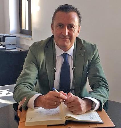 Localizado en una playa asturiana el cuerpo sin vida del director comercial del Puerto de Huelva