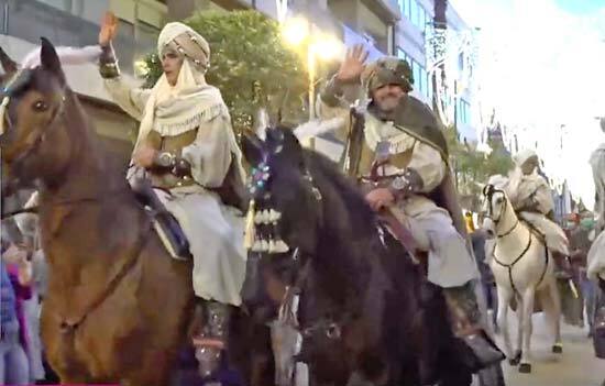 El alcalde entrega las llaves de la ciudad al Heraldo Real para que los Reyes lleguen mañana