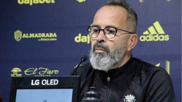 Álvaro Cervera, adiós al técnico más laureado de la historia del Cádiz
