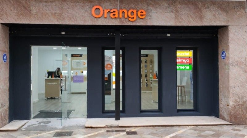 Orange busca a tres dependientes en Huelva con un salario de entre 12.000 a 15.000 euros anuales