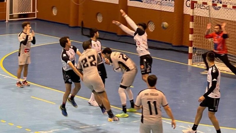 Un brillante PAN Moguer le arrebata la segunda plaza al BM Aguilar (22-20)