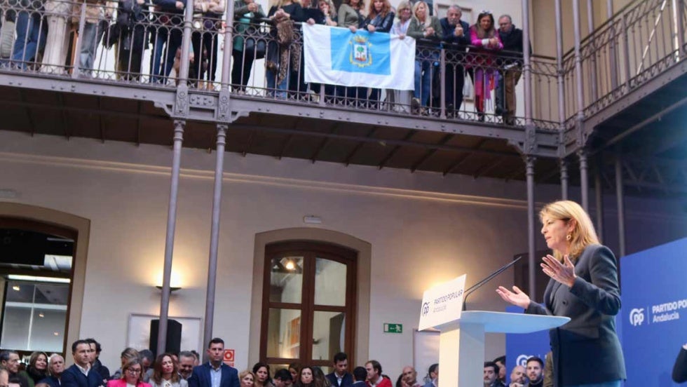 Pilar Miranda pone en valor su gestión en el Puerto para asegurar que 'otra Huelva es posible'