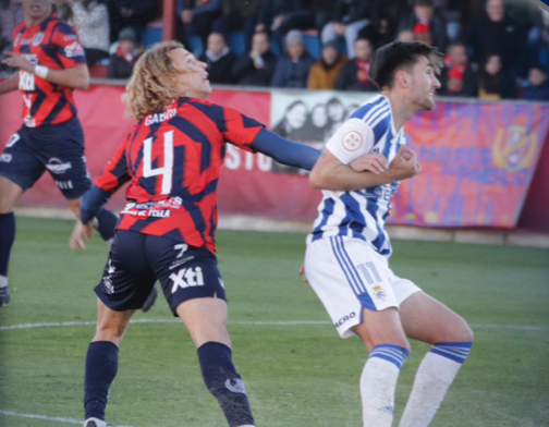 Rubén Serrano rescata a un Decano sin fuerzas (0-1)
