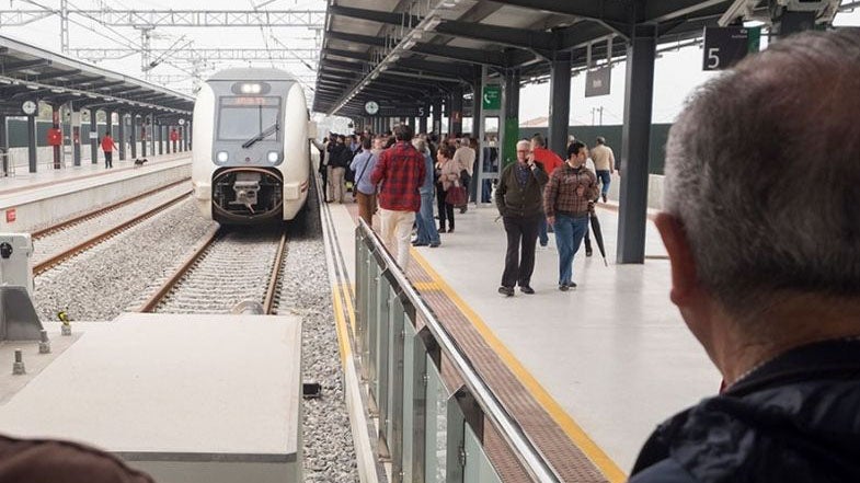 Adif anuncia el restablecimiento completo de la línea hacia Madrid tras quedar reparada la avería
