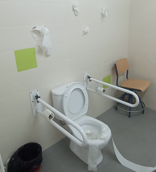 Denuncian episodios de vandalismo en el Colegio Moreno y Chacón de Ayamonte