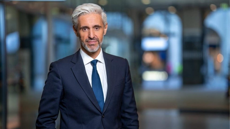 El Huelva Comercio incorpora a un ejecutivo internacional de banca como director general