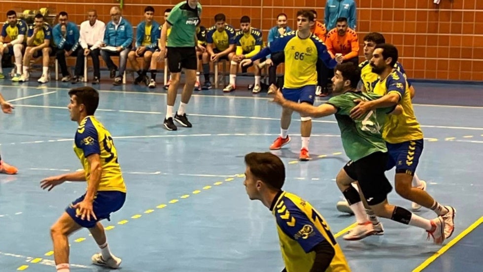 El PAN Moguer cae en San Fernando pese a un Esteban Medina de 10 (32-29)