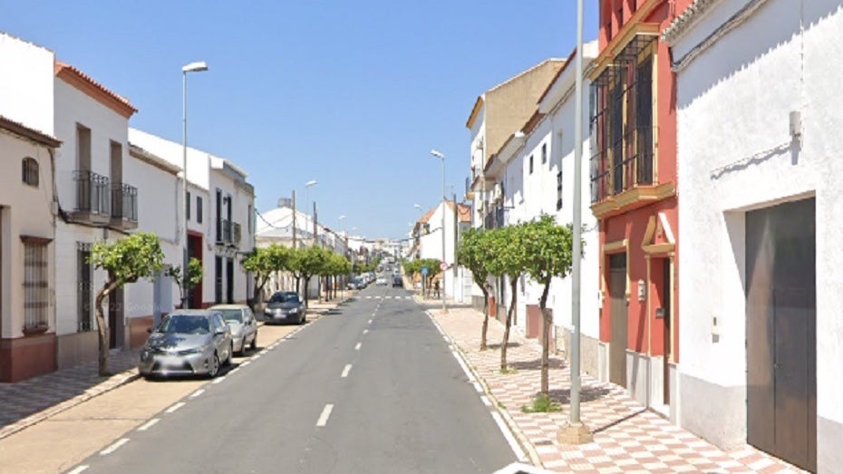 Heridos cinco jóvenes en la colisión entre un turismo y una moto en Bollullos