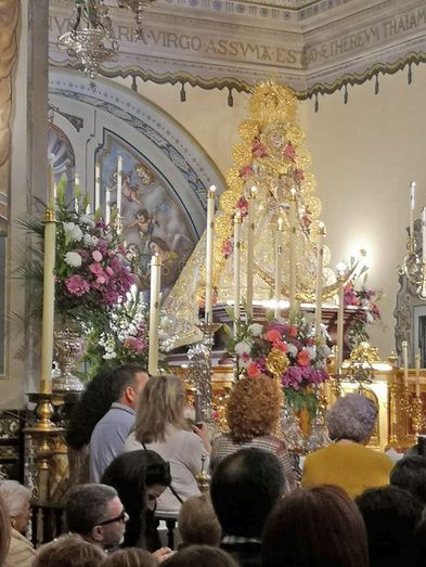 Emigrantes vive con emoción su encuentro en Almonte con la Virgen del Rocío