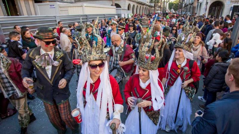 Todo preparado para la festiva Cabalgata del Carnaval Colombino este sábado por las calles de Huelva