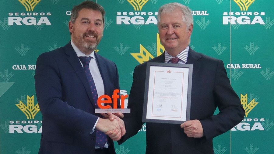 Seguros RGA, la compañía de Seguros de Caja Rural del Sur, obtiene el la Recertificación “efr”