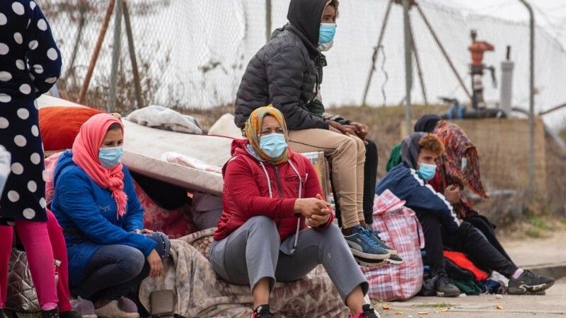Cruz Roja atiende a 220 personas tras el incendio de chabolas en Palos