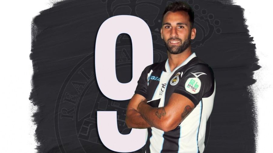 La Balona iguala la tercera plaza tras imponerse al Marbella (2-1)