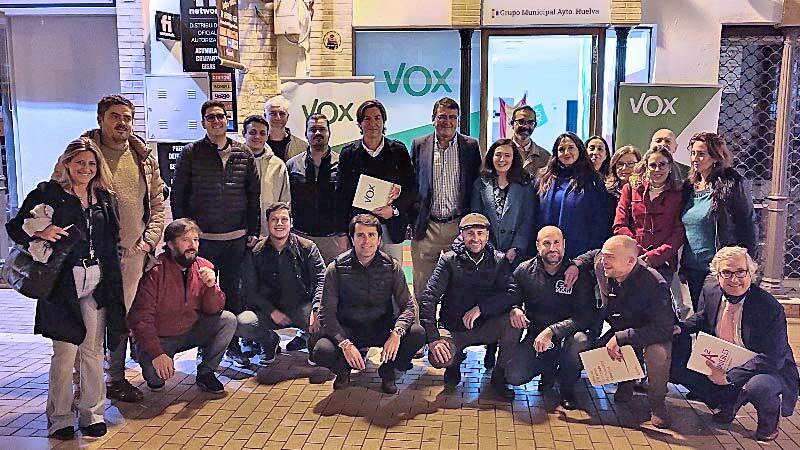 El runrún: Un expichichi del Recre en las filas de VOX Huelva