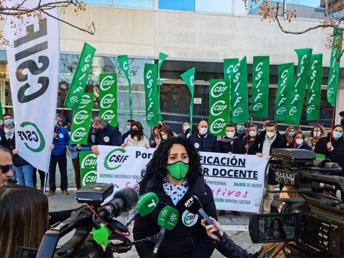 CSIF clama por la 'dignificación del profesorado', del cual un 94% siente que su labor no es reconocida