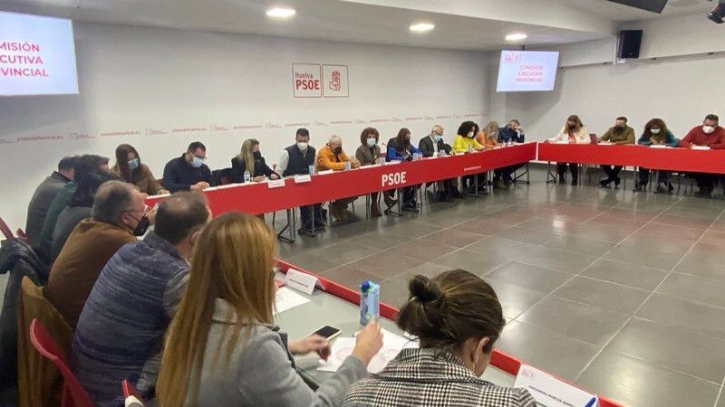 Alcaldes socialistas onubenses se concentran en San Telmo para pedir 'atención y mejoras en sanidad'