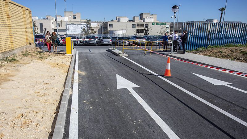 Alertan del 'estado de inseguridad' del parking aledaño al Hospital Juan Ramón Jiménez