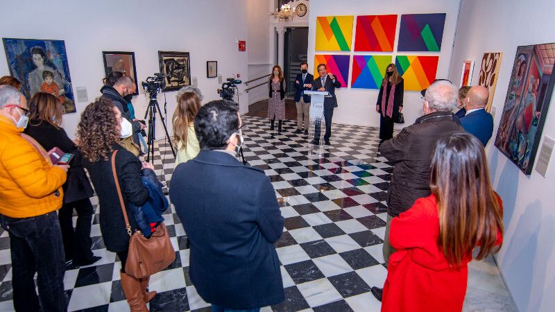 Inaugurada la muestra contemporánea 'Cuadros para una colección' en Cajasol