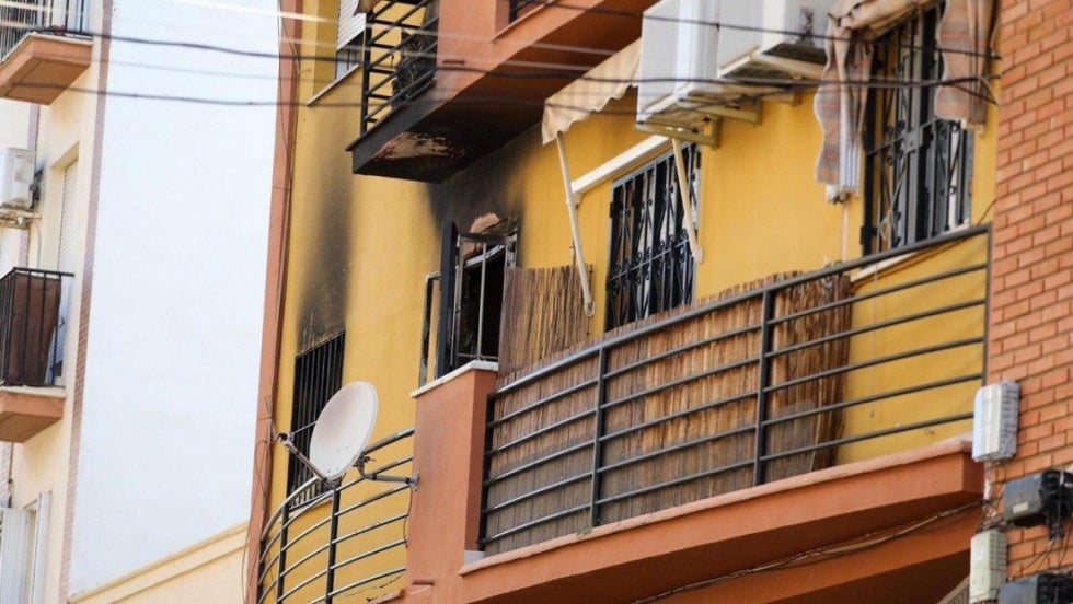 Incendio en Huelva: El brasero se mantiene como hipótesis principal del origen del fuego en el piso de estudiantes