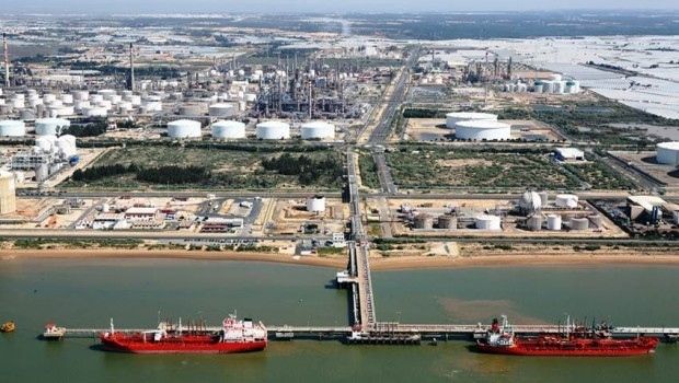 Activado el Plan de Emergencia por riesgo de contaminación en el litoral tras el vertido de Cepsa: se extremará el seguimiento
