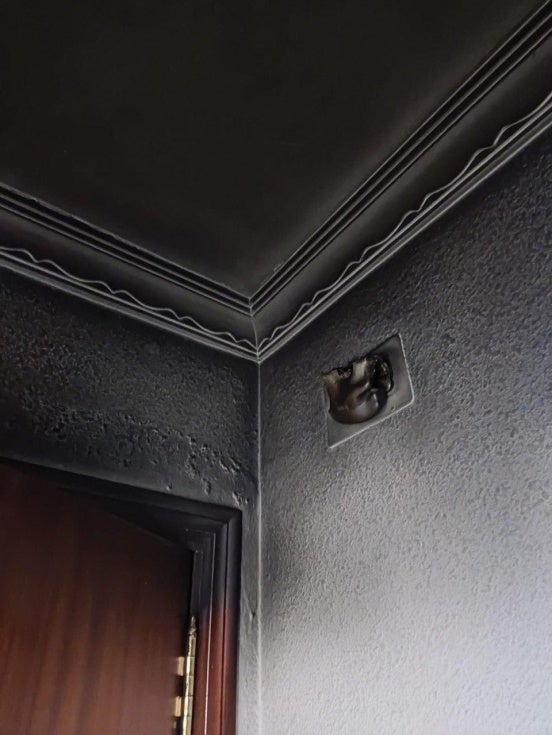 Las otras vidas que el incendio en el piso de estudiantes de Huelva trastocó: los vecinos aún no han vuelto a sus casas