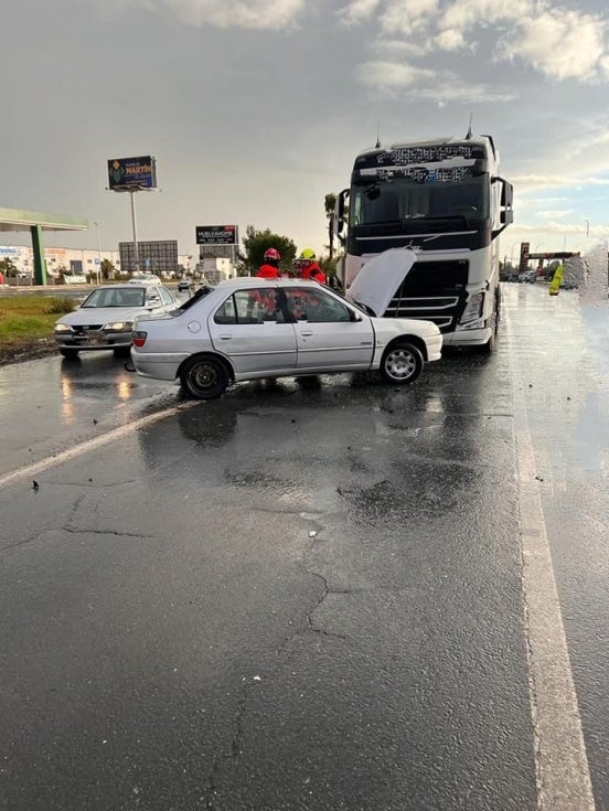 Fallece una persona en un accidente entre un camión y un coche en Gibraleón
