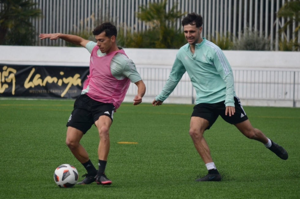 La cantera no pasa de los entrenamientos