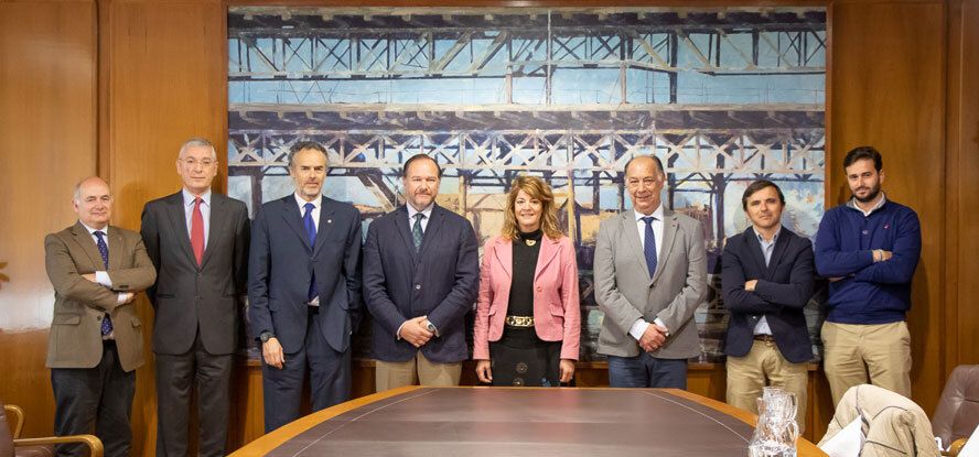 Puerto y FOE trabajarán unidos para impulsar la colaboración de las empresas onubenses con el puerto