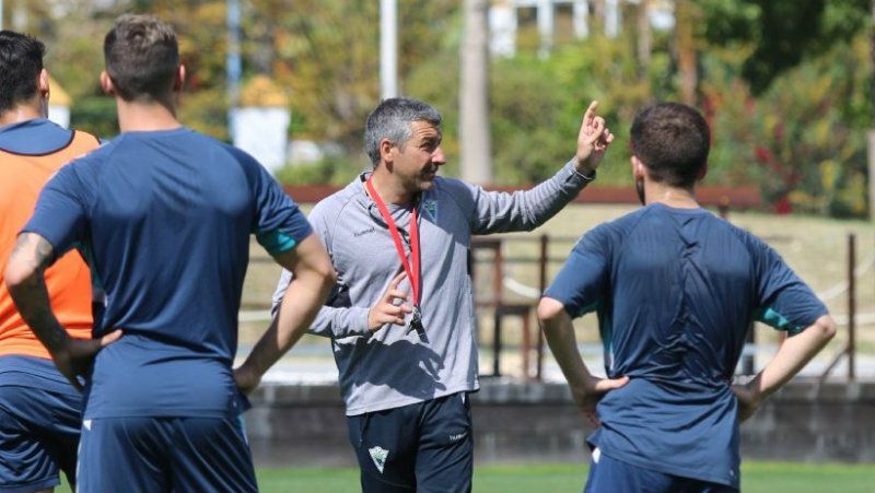 Cubillo elogia a Caye Quintana y avisa: 'No es misión imposible ganarle al Recre'