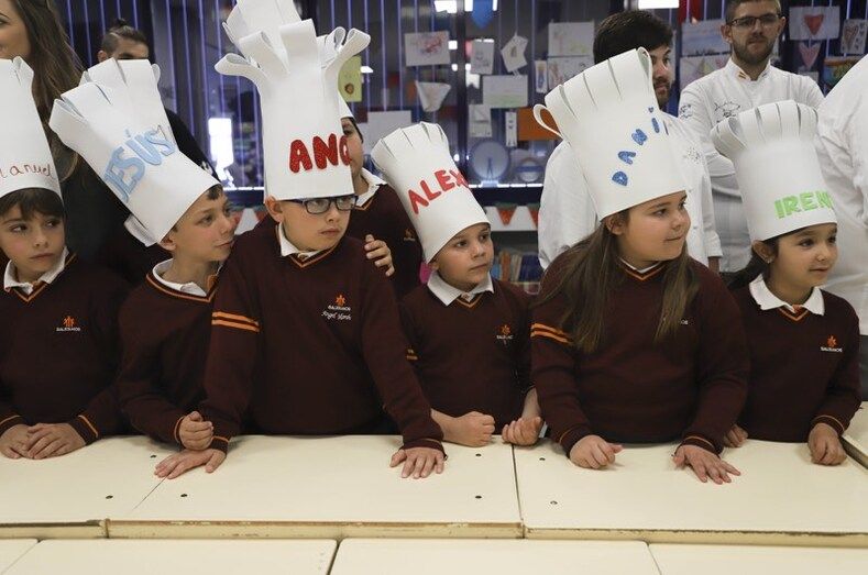 Los alumnos de los Salesianos reciben la primera clase magistral de Cultura Gastronómica