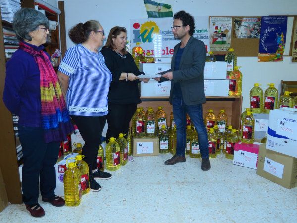 IU Cartaya entrega más de media tonelada de ayuda solidaria al pueblo saharaui