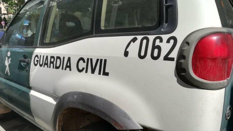Trasladan al hospital Juan Ramón Jiménez a un hombre apuñalado en la plaza del Punto