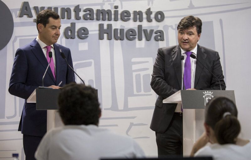 El alcalde y el presidente de la Junta prometen trabajar de manera conjunta por el crecimiento y progreso de Huelva