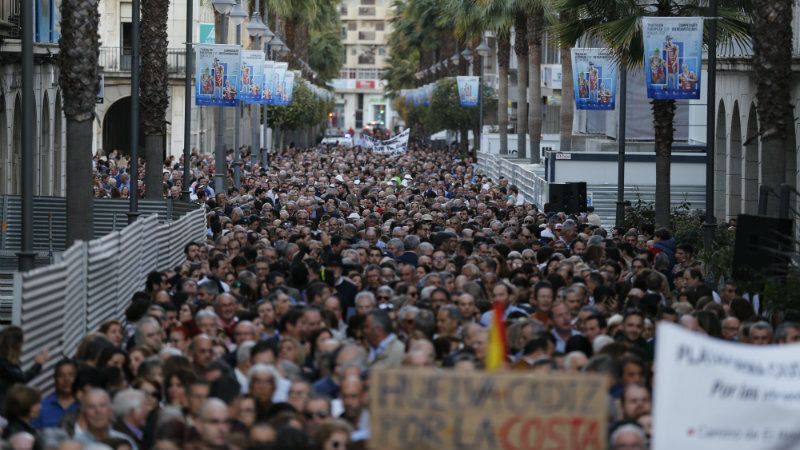 Huelva hace de su indignación movimiento