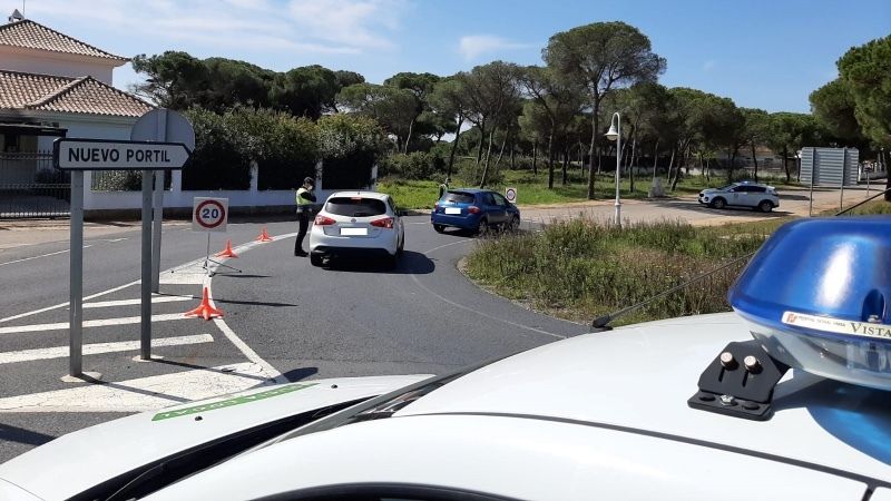 Cartaya intensifica los controles policiales en los accesos a los núcleos costeros