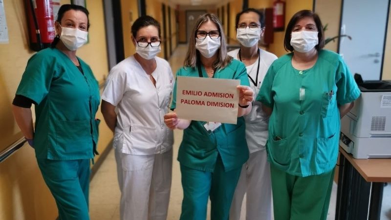 Sanitarios reclaman la readmisión de Carrascal y recogen firmas para que dimita Hergueta