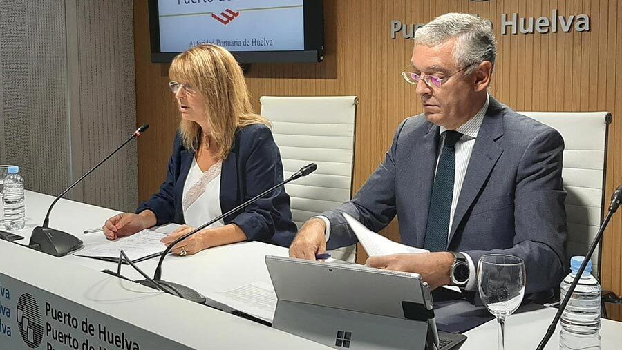 El Puerto mantiene su actividad pero suspende viajes, eventos y espectáculos