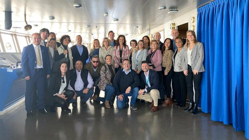 Baleària & Fred. Olsen Express presentan a más de 35 agentes de viaje andaluces su barco propulsado a gas en la ruta Huelva-Canarias