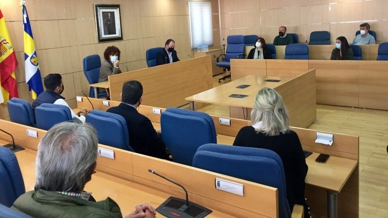 La presidenta de la Diputación conoce las demandas y proyectos de Gibraleón y Aljaraque