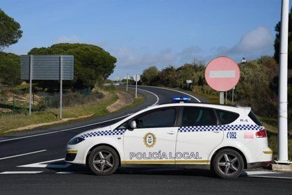 Un policía fuera de servicio detiene la agresión de un hombre a su expareja en plena calle