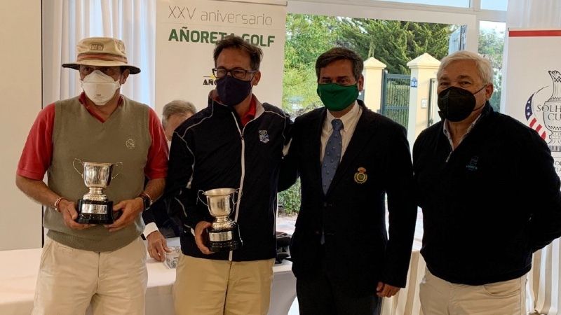 Carlos Ortega, del Club de Bellavista, gana con Luis López el Campeonato Internacional de Dobles de Andalucía Senior